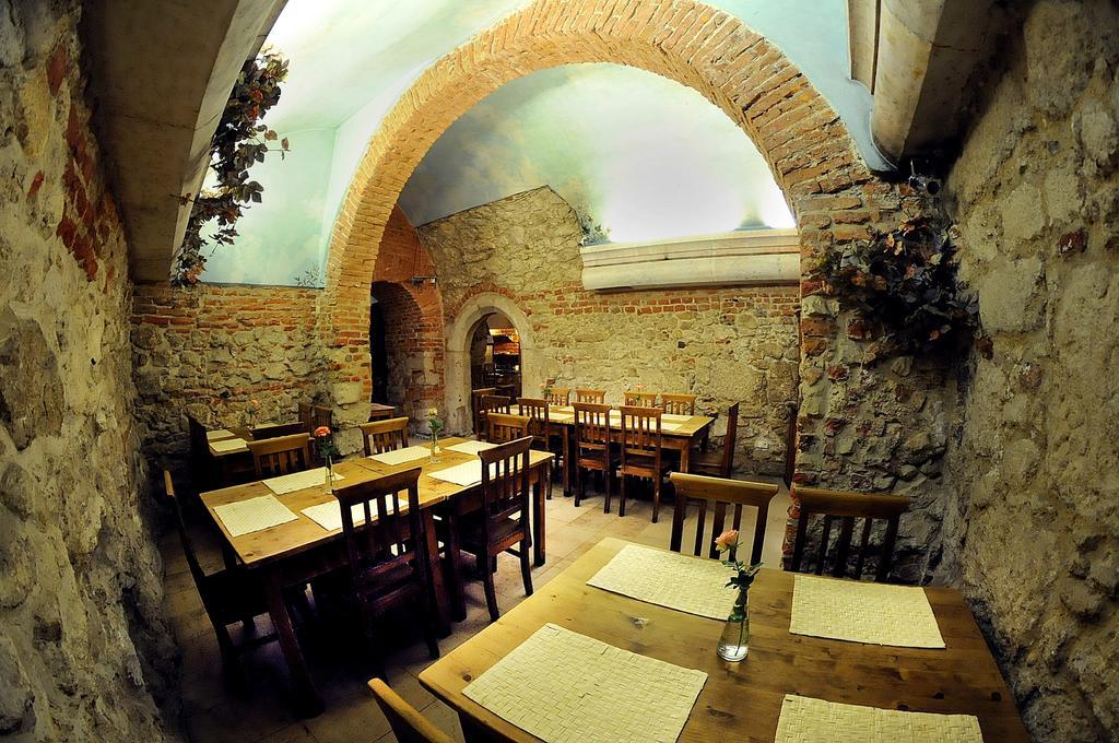 Hotel Floryan Old Town Cracovia Exterior foto